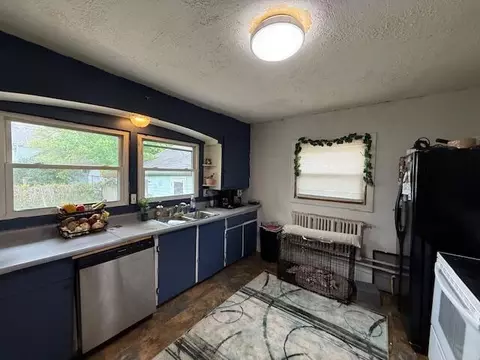 Kitchen - 816 Lincoln, Jackson, MI 49202 photo 3 of 3