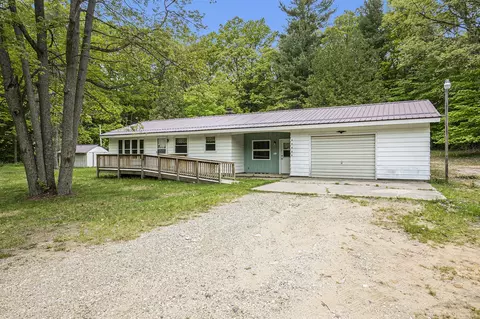 Exterior - 6766 E Gale, Hesperia, MI 49421 photo 4 of 4