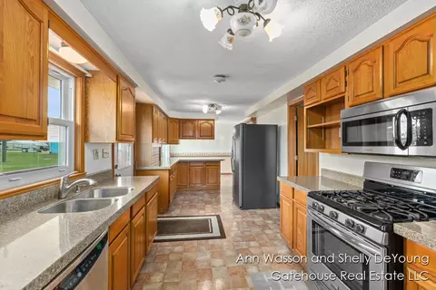 Kitchen - 171 Dickerson, Stanton, MI 48888 photo 2 of 2