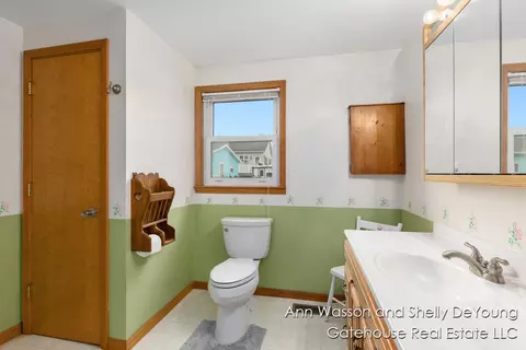 Bath - 171 Dickerson, Stanton, MI 48888 photo 1 of 1