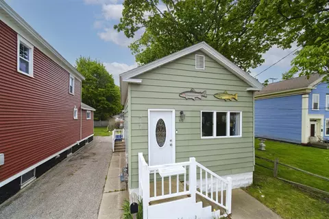 513 1st, Manistee, MI 49660