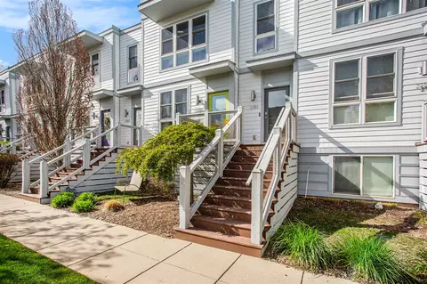 2159 New Town, Grand Rapids, MI 49525