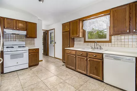 Kitchen - 14055 Ruby, Big Rapids, MI 49307 photo 2 of 3