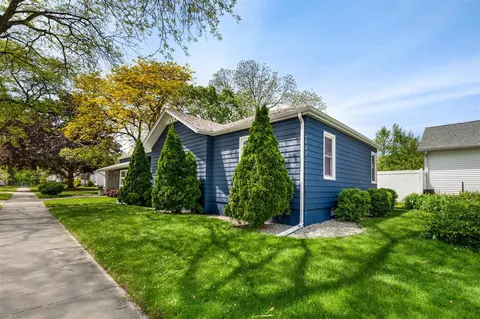 1223 Mohawk, Saint Joseph, MI 49085 photo 3