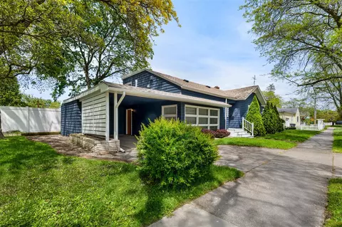1223 Mohawk, Saint Joseph, MI 49085 photo 4