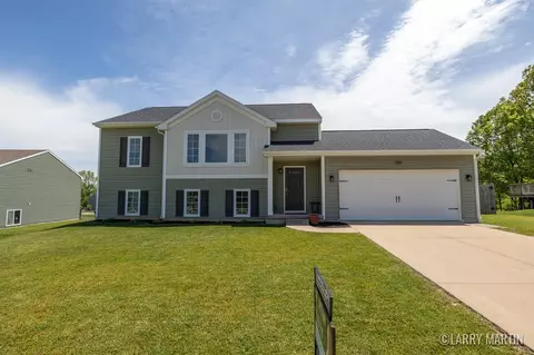 709 Wild Flower, Wayland, MI 49348