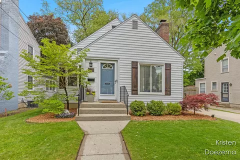 2426 Raymond, Grand Rapids, MI 49507