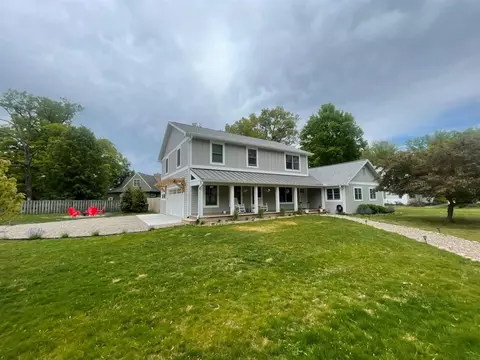 116 W Clay, New Buffalo, MI 49117