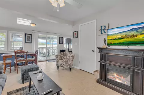 Living - 5008 Schrah, Munith, MI 49259 photo 3 of 7