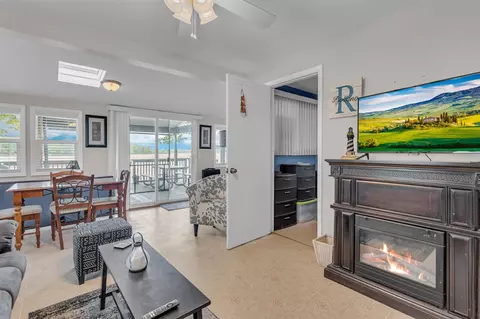 Living - 5008 Schrah, Munith, MI 49259 photo 2 of 7
