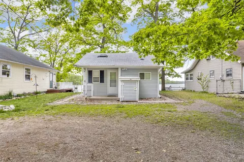 Exterior - 5008 Schrah, Munith, MI 49259 photo 3 of 11