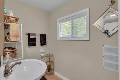 Bath - 5008 Schrah, Munith, MI 49259 photo 1 of 2