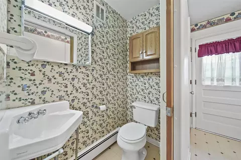 2108 Creglow, Jackson, MI 49203 photo 17