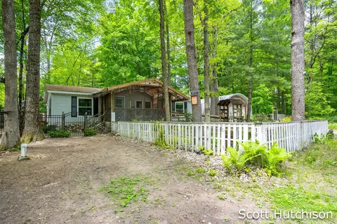 3951 Marshall, Newaygo, MI 49337