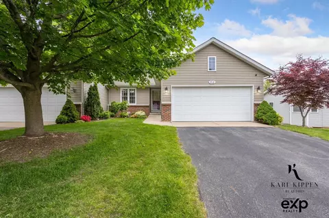 310 Timber Crk, Comstock Park, MI 49321