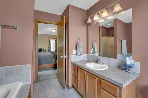 Bath - 2850 144th, Dorr, MI 49323 photo 4 of 8