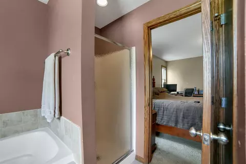 Bath - 2850 144th, Dorr, MI 49323 photo 5 of 8