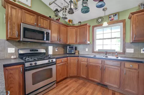 Kitchen - 2850 144th, Dorr, MI 49323 photo 4 of 5