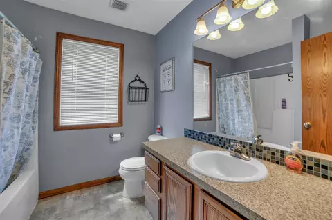 Bath - 2850 144th, Dorr, MI 49323 photo 1 of 8