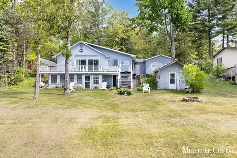 4770 N White, Pierson, MI 49339