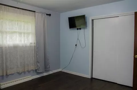 Bedroom - 14888 E R, Scotts, MI 49088 photo 3 of 13