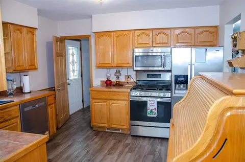 Kitchen - 14888 E R, Scotts, MI 49088 photo 3 of 6