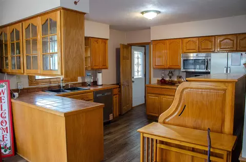 Kitchen - 14888 E R, Scotts, MI 49088 photo 6 of 6