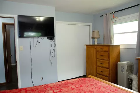Bedroom - 14888 E R, Scotts, MI 49088 photo 8 of 13
