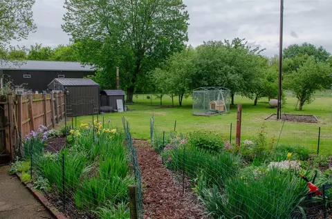 Exterior - 14888 E R, Scotts, MI 49088 photo 3 of 38