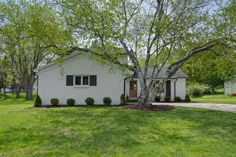 715 Marbury, Ada, MI 49301 photo 2