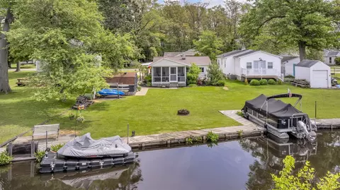 863 S Lakeside, Michigan Center, MI 49254