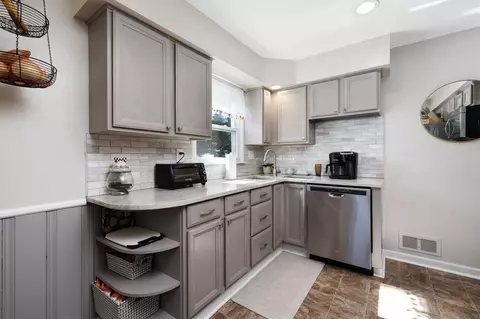736 Redruth, Clawson, MI 48017 photo 7