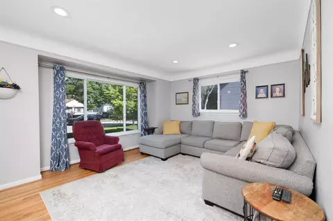 736 Redruth, Clawson, MI 48017 photo 5