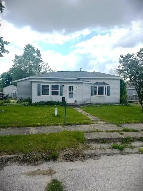 324 4th, Blanchard, MI 49310