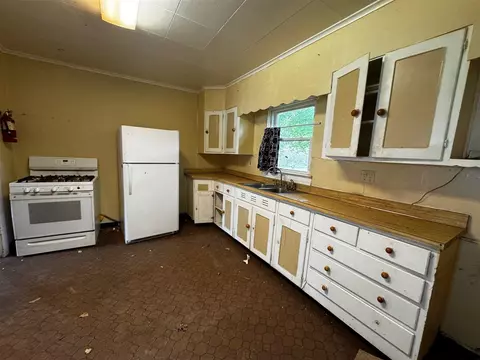 Kitchen - 627 24th, Jackson, MI 49203 photo 1 of 1