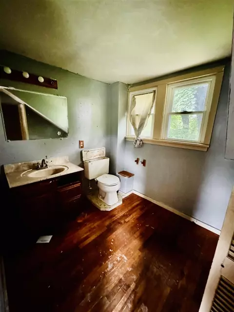 Bath - 627 24th, Jackson, MI 49203 photo 2 of 2