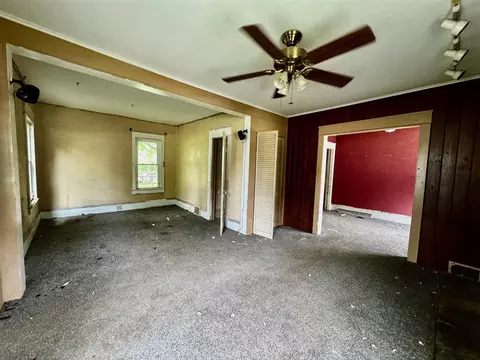 Living - 627 24th, Jackson, MI 49203 photo 1 of 2