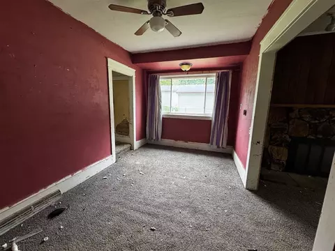 Living - 627 24th, Jackson, MI 49203 photo 2 of 2