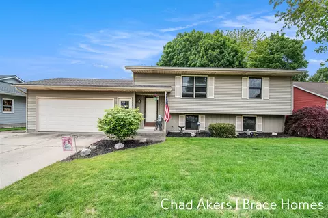 2140 Sandstone, Jenison, MI 49428