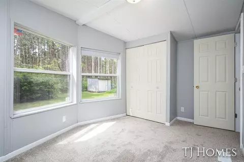 Bedroom - 3010 E 96th, Newaygo, MI 49337 photo 4 of 5