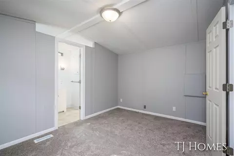 Bedroom - 3010 E 96th, Newaygo, MI 49337 photo 2 of 5