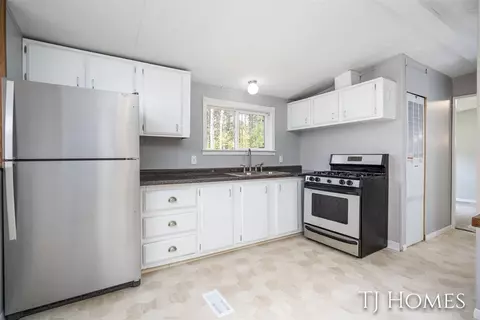Kitchen - 3010 E 96th, Newaygo, MI 49337 photo 1 of 1