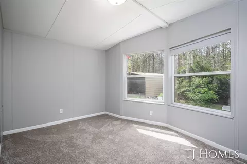 Bedroom - 3010 E 96th, Newaygo, MI 49337 photo 3 of 5