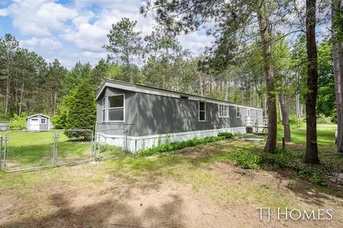 Exterior - 3010 E 96th, Newaygo, MI 49337 photo 2 of 8