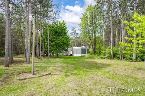 Exterior - 3010 E 96th, Newaygo, MI 49337 photo 3 of 8