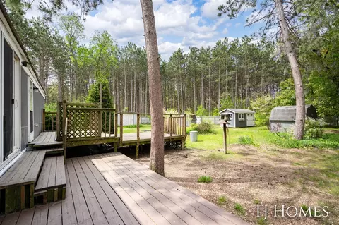 Exterior - 3010 E 96th, Newaygo, MI 49337 photo 7 of 8