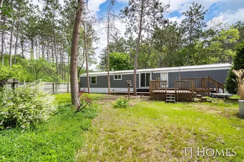 Exterior - 3010 E 96th, Newaygo, MI 49337 photo 8 of 8