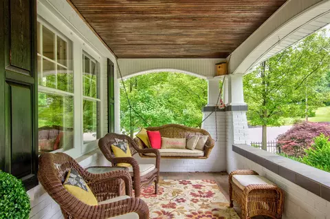 902 Oakridge, Jackson, MI 49203 photo 6