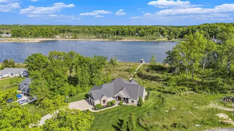 9482 Wabasis Pointe, Greenville, MI 48838