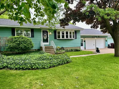 558 Terry, Muskegon, MI 49442
